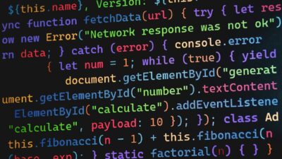 Python 웹 스크래핑과 로테이팅 프록시를 상징하는 데이터 네트워크 이미지
